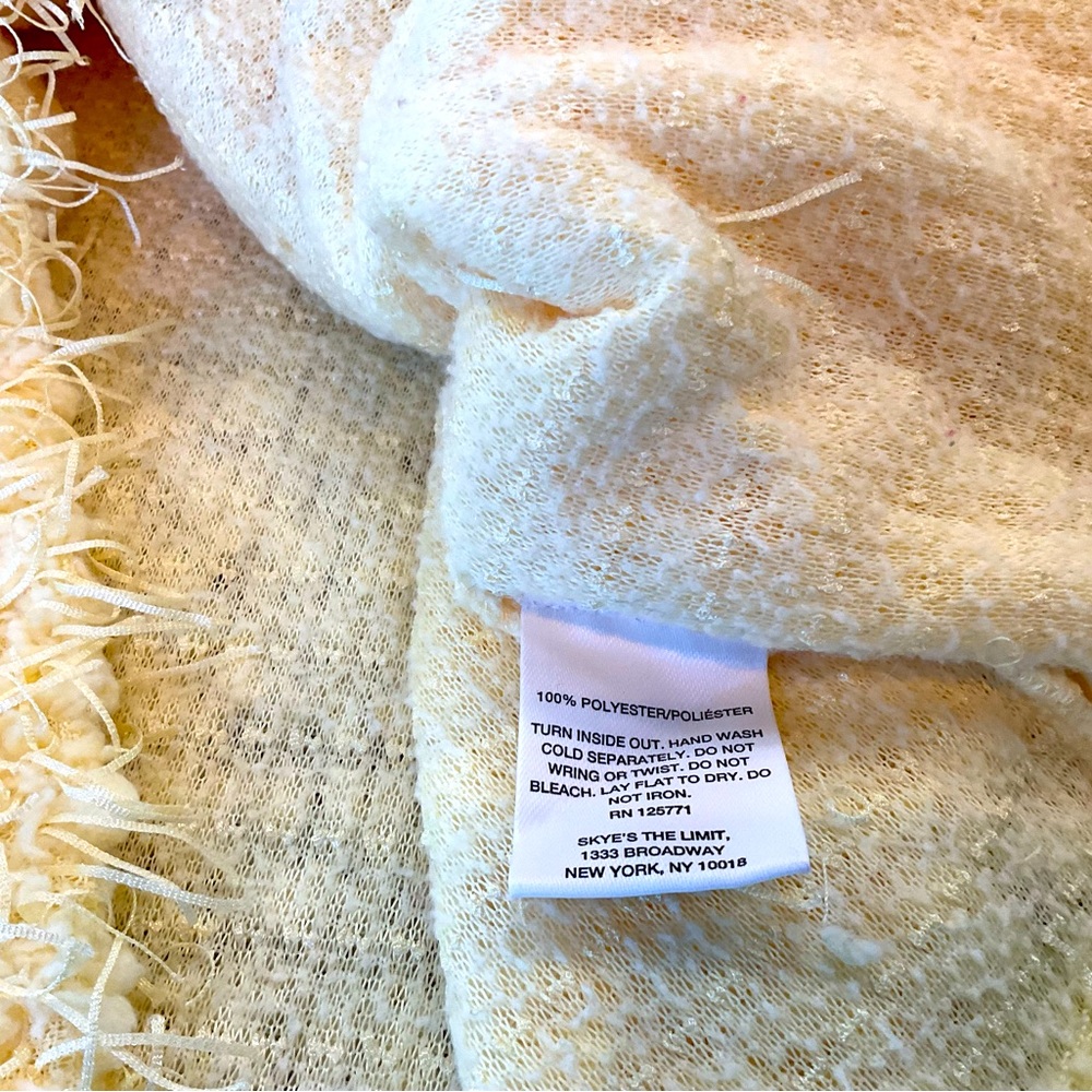 💖HOST PICK💖NWT - Skye’s The Limit Crewneck Sweater - Picture 5 of 8